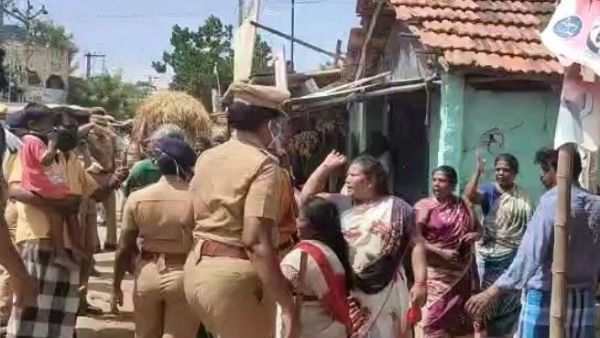 కరోనా లాక్ డౌన్: 100 మంది సీపీఎం మహిళలపై ఖాకీల లాఠీచార్జీ, ఎక్కడో, ఎందుకో తెలుసా...?