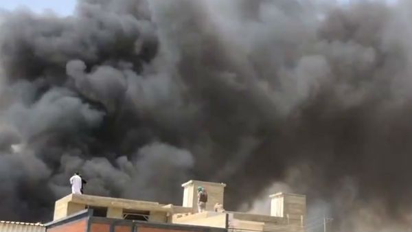 పాకిస్తాన్‌లో ఘోర విమాన ప్రమాదం: 91 మంది ప్రయాణికులతో కుప్పకూలిన ఫ్లైట్: జనావాసాల మధ్య