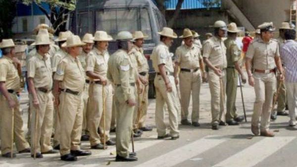 4 పోలీసుస్టేషన్లు సీజ్, కరోనా వైరస్ సోకడంతో తీరప్రాంత పీఎస్ క్లోజ్.. ఎక్కడంటే..?