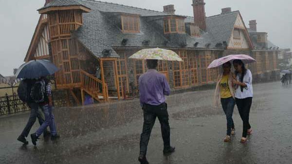 హైదరాబాద్ లో దంచికొడుతున్న వాన ..అల్పపీడన ప్రభావంతో 24 గంటల్లో రాష్ట్రంలో భారీ వర్షాలు