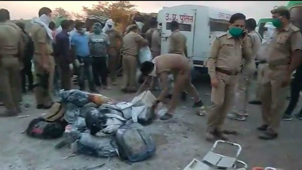 కబళించిన ప్రమాదం, ట్రక్కు-లారీ ఢీ.. 24 మంది వలసకూలీల మృతి, 30 మందికి గాయాలు