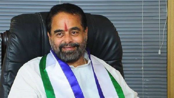 సాగునీటి ప్రాజెక్ట్ లపై సీఎం జగన్ దృష్టి .. విమర్శలపై చంద్రబాబు దృష్టి : స్పీకర్ తమ్మినేని