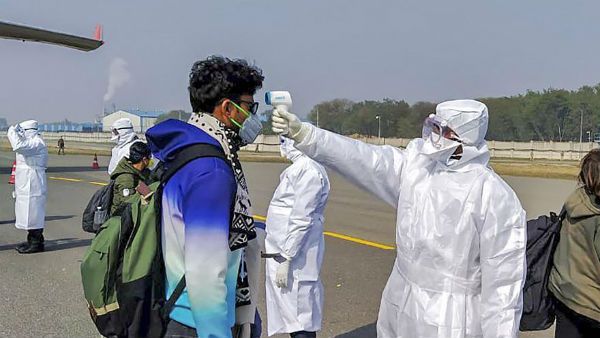 కేంద్రం ప్రకటనతో స్వదేశానికి భారతీయుల తాకిడి.. భారీ ట్రాఫిక్ తో వెబ్ సైట్ జామ్...