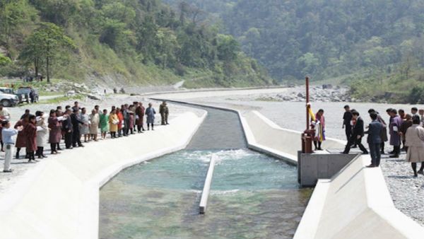 చివరికి భూటాన్ కూడా భారత్‌కు షాకిచ్చింది.. నదీజలాల నిలిపివేత.. అస్సాం రైతుల ఆందోళన.. అన్నిదిక్కులా..