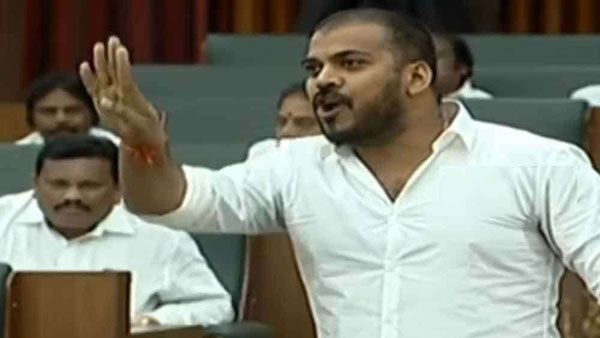 ఢీ అంటే ఢీ.. సభలోనే తొడ కొట్టిన మంత్రి అనిల్.. మండలిలో హైటెన్షన్..