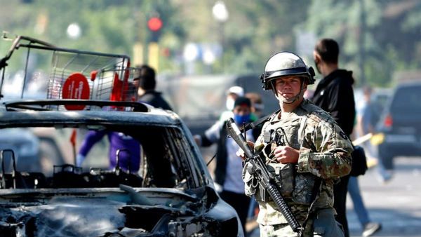 అమెరికా అల్లర్లలో అనూహ్య మలుపు: పోలీసులు టార్గెట్‌గా కాల్పులు: మండుతున్న సెయింట్ లూయిస్