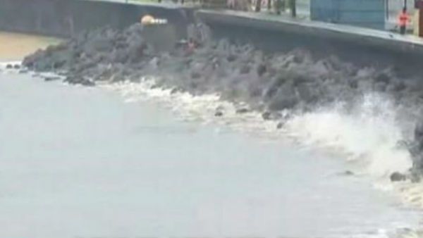 Cyclone Nisarga:ఫోన్ ఫుల్ చార్జీ చేసి, గ్యాస్ కట్టేయండి, ముంబైకర్లకు బీఎంసీ పలు సూచనలు..