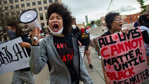 అమెరికన్ 'బ్లాక్' ఉద్యమానికి ఊహించని స్పందన.. ఆ సైట్‌పై సర్వత్రా ప్రశంసలు..