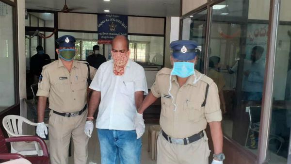 నెల్లూరులో ఉద్యోగి దాడిపై సర్కార్ సీరియస్ - భాస్కర్ సస్పెన్షన్, అరెస్ట్, దిశ కేసు- విపక్షాల ఫైర్...