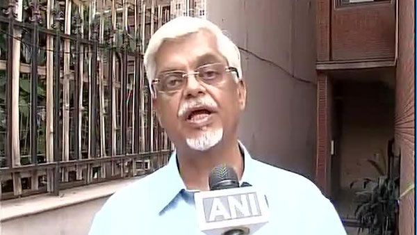 మన్మోహన్ సలహాదారుకే బురిడీ- ఆన్ లైన్ మోసంతో బాధితుడైన ఆర్ధికవేత్త అడ్వైజర్...