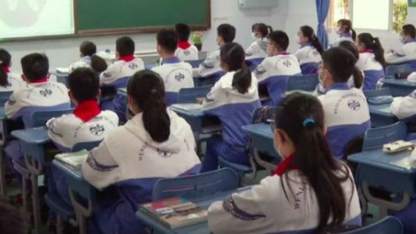 ఏపీలో ప్రైవేట్ స్కూళ్లకు సర్కార్ వార్నింగ్: అడ్మిషన్ల కోసం టీచర్లను వేధిస్తే గుర్తింపు రద్దు