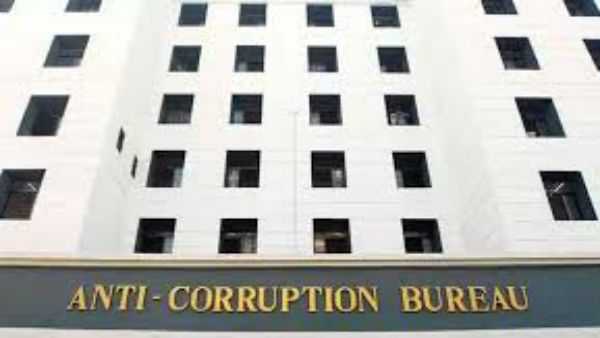 రూ. 3 కోట్లకుపైగా ఆస్తుల గుర్తింపు: లంచం తీసుకున్న సీఐ, ఏఎస్ఐ చంచల్‌గూడ జైలుకు