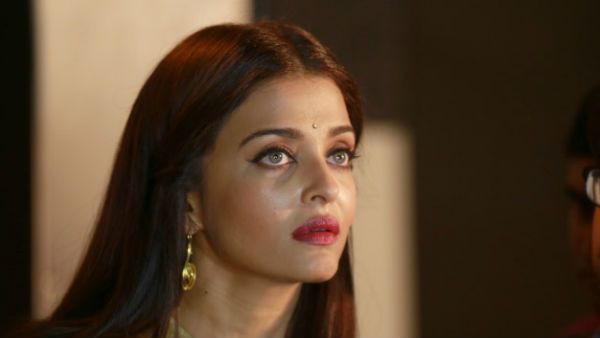 వద్దంటే వెళ్లింది.!కరోనా తెచ్చుకుంది.!ఐశ్వర్యకు కరోనా సోకడానికి కారణం అదే అంటున్న సన్నిహితులు.!