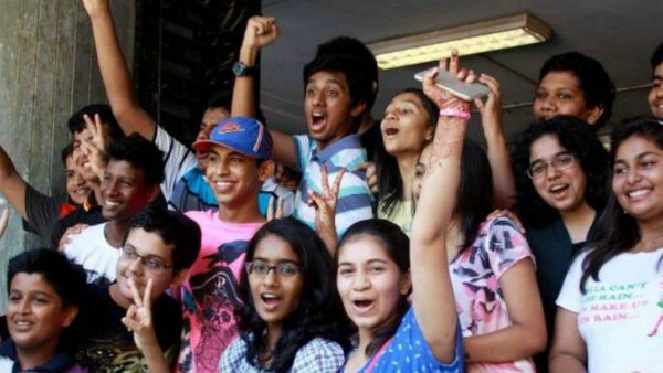 30% సిలబస్ తగ్గింపు: ఐసీఎస్ఈ బాటలో సీబీఎస్ఈ కూడా, కేంద్రం ప్రకటన..