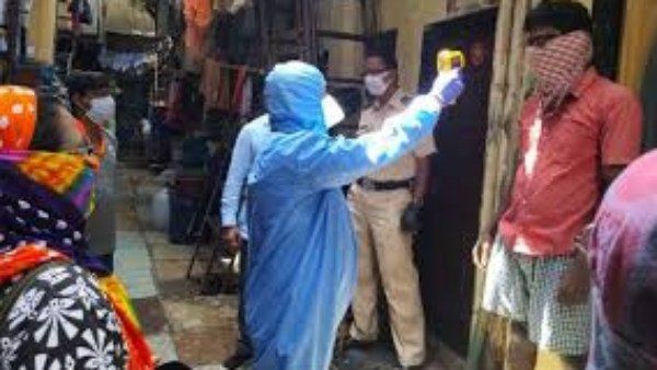 Coronavirus: కాలా అడ్డాలో సీన్ రివర్స్, నిన్న పరుగో పరుగు, నేడు రోల్ మోడల్, ఒక్కసారి కాదు కరోనా!