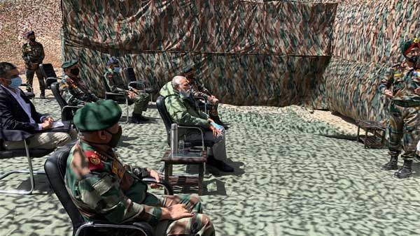 బాలీవుడ్ బ్యాన్ చేయండి, పోర్న్ కూడా: మోడీ లడాఖ్ పోస్ట్‌కు టిక్ టాక్ నెటిజన్ల రియాక్షన్ ఇదీ...