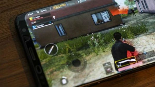 ఐఫోన్లలో పనిచేయని పబ్‌జీ, స్పాటిఫై, టిండర్‌ యాప్స్.. సడెన్ క్రాష్, ఏమైంది?