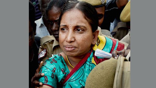 రాజీవ్ హంతకురాలు నళిని ఆత్మహత్యాయత్నం - 29 ఏళ్లలో తొలిసారి- వేలూరు జైల్లో కలకలం..