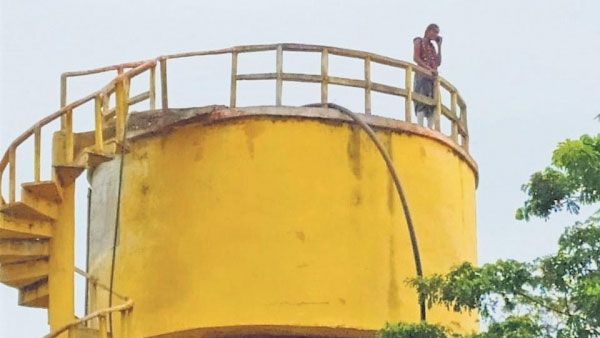 నిత్య పెళ్లి కూతురు రవళి - ముగ్గురు భర్తలతో బంతాట - వాటర్ ట్యాంక్ డ్రామాతో అడ్డంగా దొరికి..