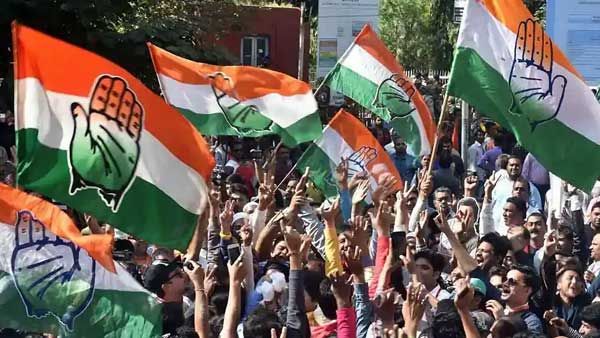 హాట్ టాపిక్..కాంగ్రెస్ లో కుమ్ములాట కామనే: ఢిల్లీ లీడర్ల నుండి గల్లీ లీడర్ల వరకు అదే పంధా !!