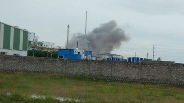 విశాఖలో మరో ప్రమాదం... ఫార్మా కంపెనీలో పేలుడు... ఎగసిపడ్డ మంటలు..