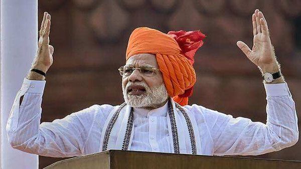 మరికొన్ని గంటల్లో ఎర్రకోటపై ఎగరనున్న మువ్వన్నెల జెండా, 4 వేల మందికే అనుమతి..