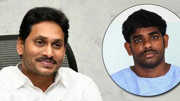 పవన్ కల్యాణ్ ఫ్యాన్‌కు సీఎం జగన్ సాయం: ఆపరేషన్ కోసం రూ.10 లక్షలు మంజూరు..