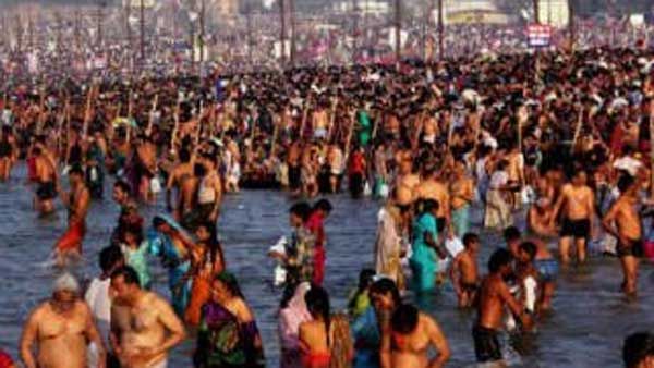 పుష్కర ఘాట్ల నిర్మాణంలో అవినీతి: నలుగురిపై: ఐఎఎస్ అధికారితో విచారణకు