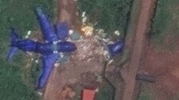 కోజికోడ్ విమాన ప్రమాదం: శిథిలాలను భద్రపరిచిన అధికారులు..శాటిలైట్ ఫోటోస్ విడుదల.!