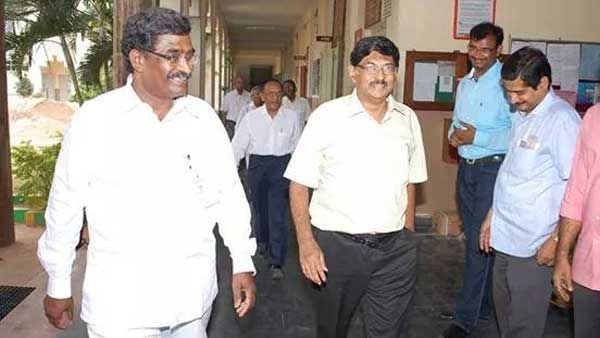 స్వర్ణ ప్యాలెస్ యజమాని శ్రీనివాసరావు కూడా పరారీ- విజయవాడ పోలీసుల ప్రకటన..