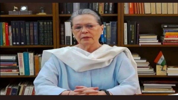 Pranab Mukherjee Passes Away:పదవులకే వన్నెతీసుకొచ్చారు.. శర్మిష్టకు సోనియా లేఖ..