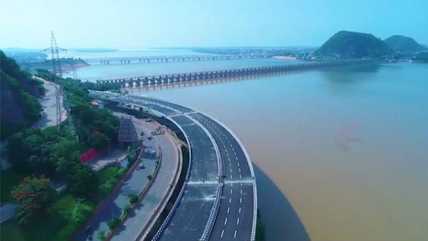 విజయవాడ కనకదుర్గ ఫ్లై ఓవర్ డ్రోన్ వీడియో.. వావ్ అంటోన్న నెటిజన్లు..