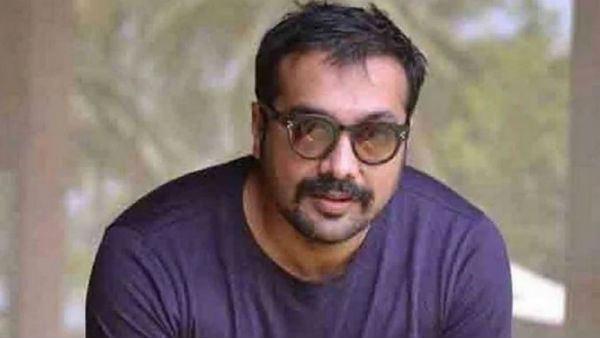 బాలీవుడ్ డైరెక్టర్ అనురాగ్ కశ్యప్‌కు షాక్.. నోటీసులు పంపిన ముంబై పోలీసులు..ఎందుకంటే.?