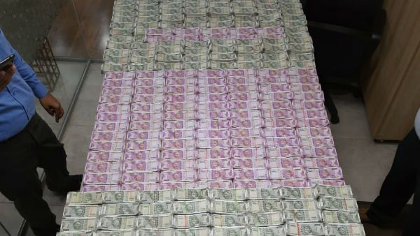 esi స్కాంలో బయటపడుతున్న దేవికారాణి, నాగలక్ష్మీ ఆస్తులు.. బిల్డర్ నుంచి రూ.4 కోట్లు, రికవరీ..