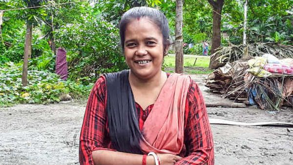 కళ్లు తెరిచేసరికి వ్యభిచార గృహంలో... కోరిక తీర్చుకునేందుకు వచ్చిన పోలీసే ఆపద్బాంధవుడు...