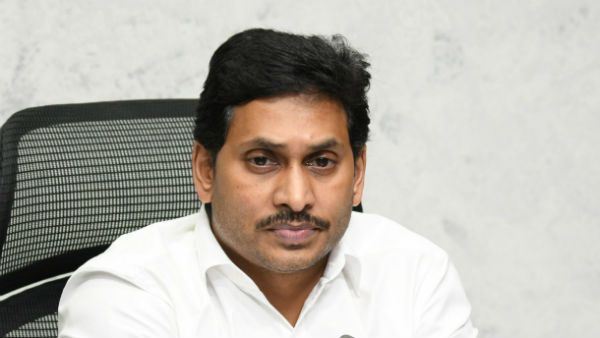 తిరుమలలో పాత సంప్రదాయాన్ని పునరుద్ధరించనున్న జగన్: చంద్రబాబు, వైఎస్సాఆర్‌లను కాదని