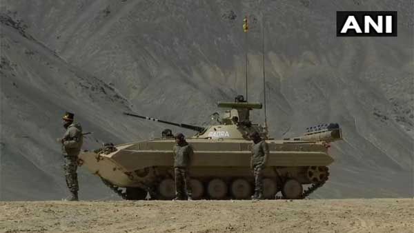మైనస్ 40 డిగ్రీల చలిని తట్టుకునేలా: భారత్ యుద్ధ సన్నాహాలు?: చైనా సరిహద్దుల్లో భారీగా ట్యాంకులు