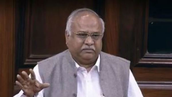 రాజ్యసభలో మూడు రాజధానుల అంశం .. కేంద్రం జోక్యం చేసుకుని అడ్డుకోవాలన్న టీడీపీ ఎంపీ