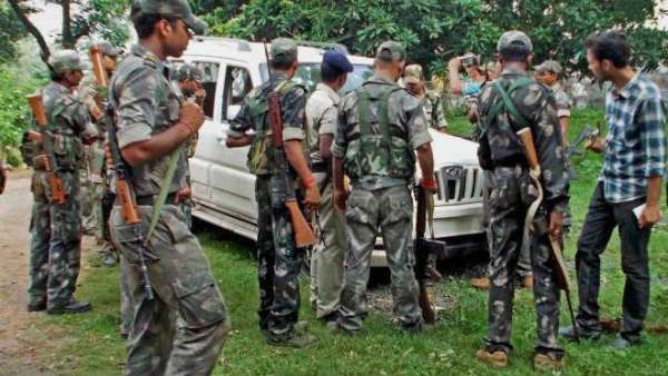 తెలంగాణ-ఛత్తీస్‌గఢ్ సరిహద్దులో ఎన్‌కౌంటర్: ఇద్దరు మావోయిస్టులు మృతి