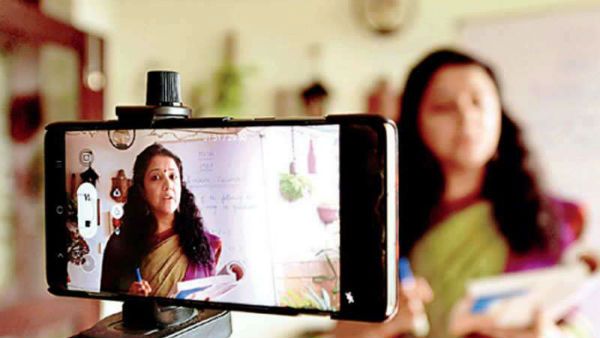 ఆన్‌లైన్ డిజిటల్ క్లాసులు.. గ్రౌండ్ రియాలిటీ... టెక్నాలజీ అందుబాటులో లేనివాళ్లు ఎంతమంది..