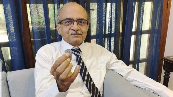 1 రూపాయి జమ: సుప్రీంకోర్టు విధించిన ఫైన్ కట్టిన ప్రశాంత్ భూషణ్, తీర్పు అప్పీల్..