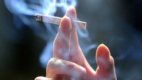 అలర్ట్..అలర్ట్... పొగతాగేవారికి కరోనా ముప్పు ఎక్కువ..?: పరిశోధకులు