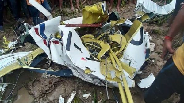 ఉత్తరప్రదేశ్‌లో కుప్పకూలిన శిక్షణ విమానం... పైలట్ మృతి...