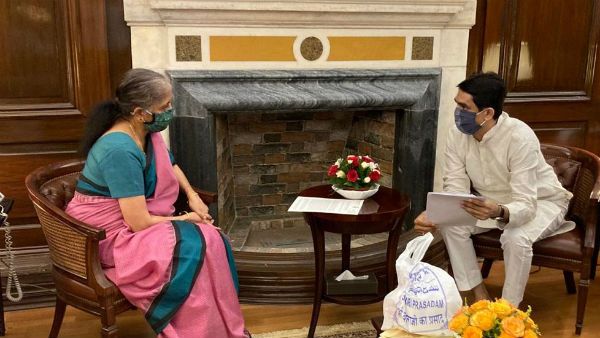 పోలవరం ప్రాజెక్టుకు నిధులివ్వండి - మంత్రి నిర్మలతో ఏపీ మంత్రి బుగ్గన భేటీ - కీలక అంశాలివే