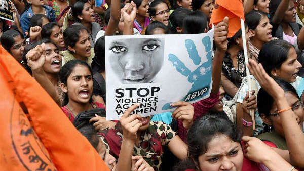 దారుణం: ఐసీయూ వార్డులో పైశాచికం, రోగిపై లైంగికదాడి..పేపర్ మీద రాసి మరీ..