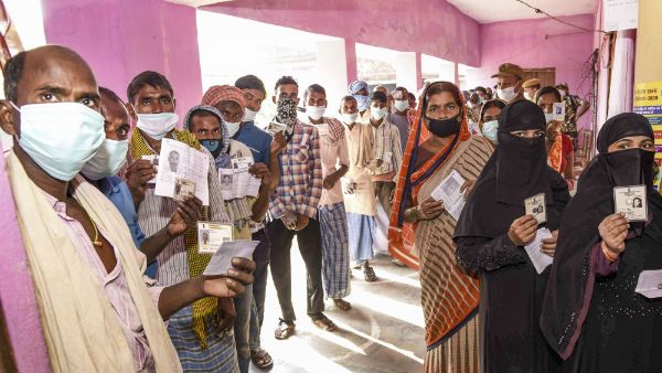 ఉపాధి కల్పనలో అట్టడుగున బీహార్‌- వేతనాలూ దారుణమే - ఎన్నికల్లో అవే కీలకమవుతాయా ?