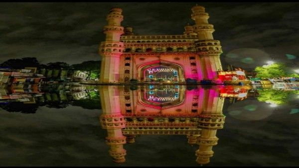 వరదనీటిపై చార్మినార్.. అచ్చం తాజ్‌మహల్ మాదిరిగానే.. వరదల నేపథ్యంలో..