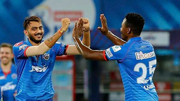 ధోనీపై అక్షర్ పటేల్ కక్షసాధింపు: నాలుగేళ్లుగా రగులుతున్న పగ: ఒక్క రాత్రితో ఫినిష్