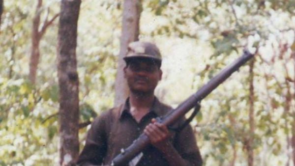 షాకింగ్ .. ప్రజా కోర్టు నిర్వహించి మరీ సొంత కమాండర్ ను హతమార్చిన మావోయిస్ట్ లు