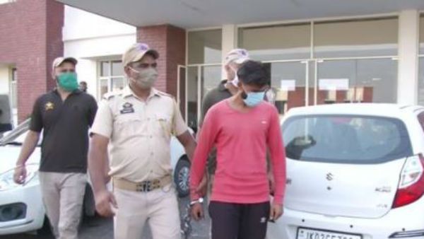 పాకిస్థాన్‌కు కీలక సమాచారం చేరవేత: సాంబలో వ్యక్తి అరెస్ట్